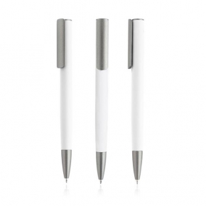 Aluminiowy długopis z recyklingu z bambusowym detalem